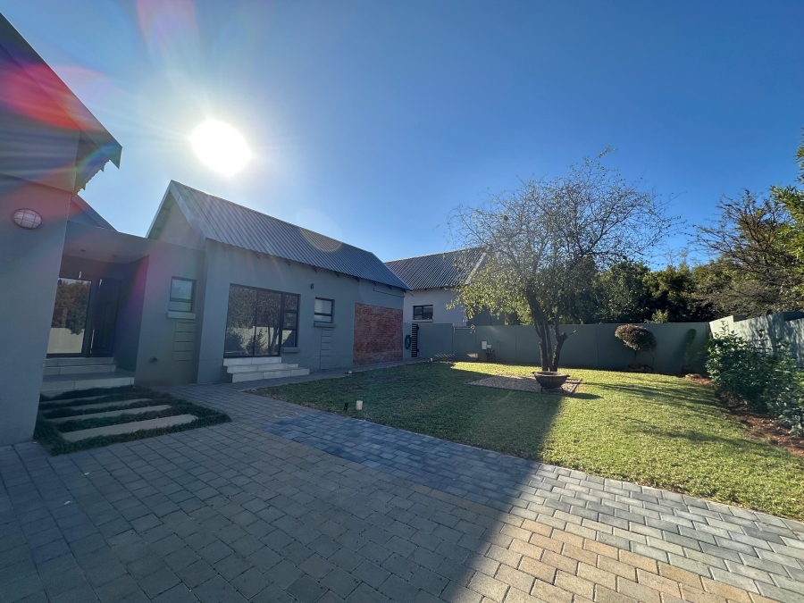 5 Bedroom Property for Sale in Leloko Lifestyle Estate North West